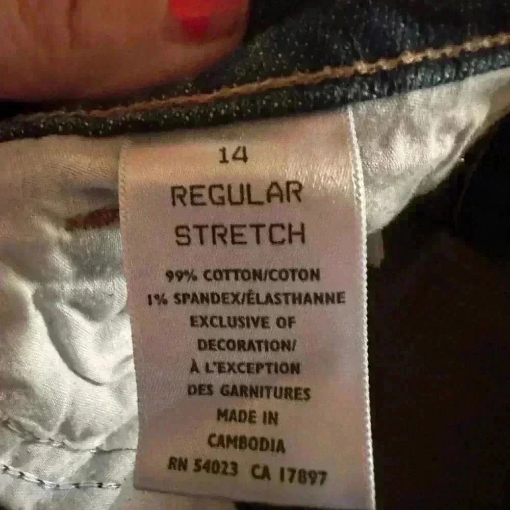 Old Navy size 14 Sweetheart style denim jean. Reg fit . Medium wash. - Picture 6 of 6